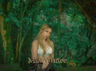 Mia_Whitee