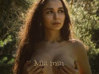 Mia_min