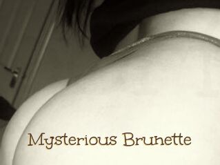 Mysterious_Brunette