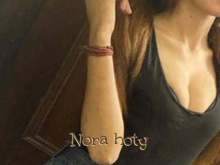 Nora_hoty